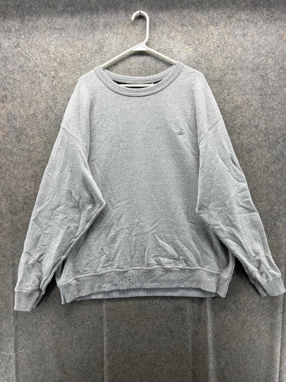 Champion Sweatshirt Mens 2XL Gray Pullover Fleece Crewneck Embroidered Logo
